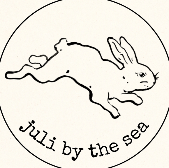 juli_by_the_sea